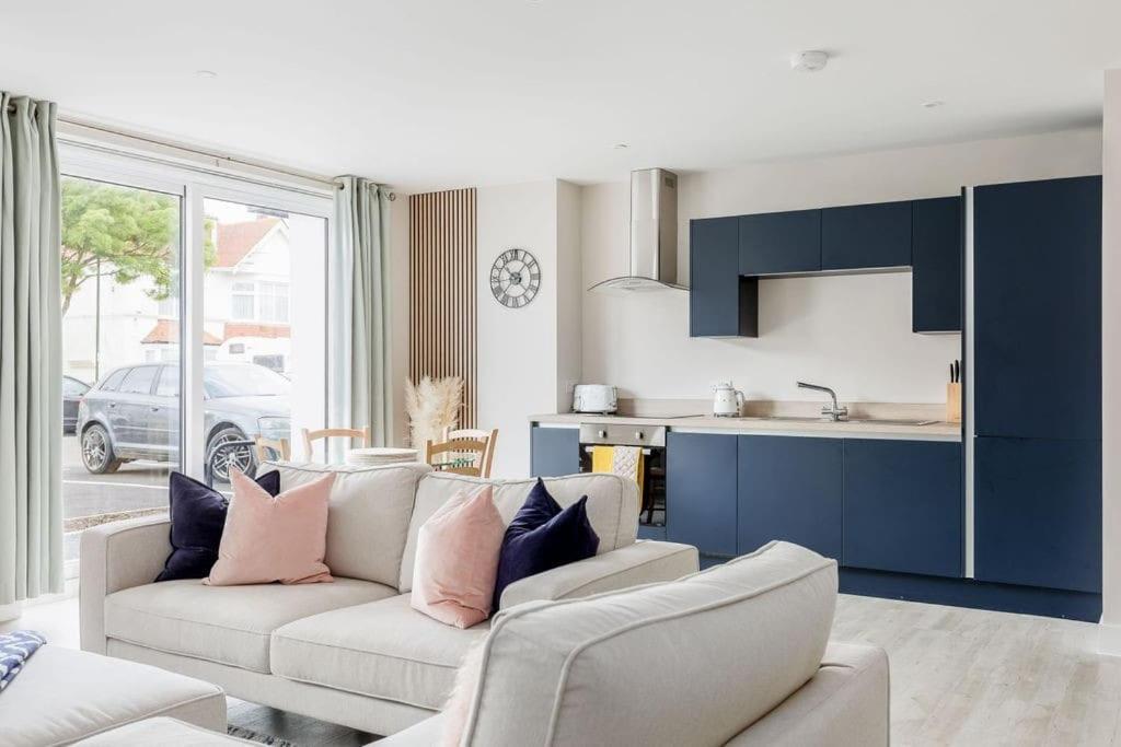 Modern 2 Bed, Cliff Top & Parking, F6 Bournemouth Exteriér fotografie